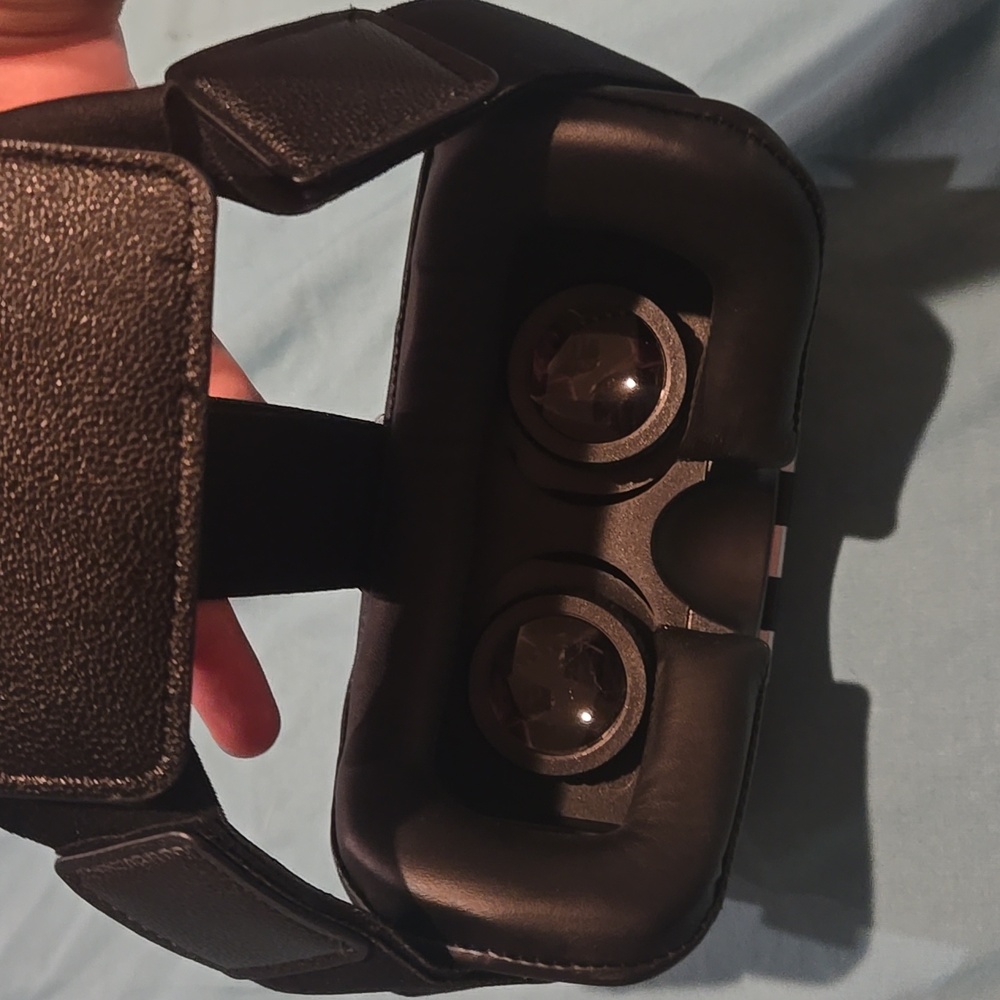 Black Shinecon Virtual Reality Headset - Picture 3 of 9